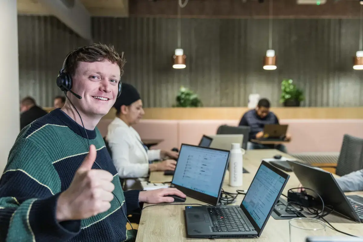 A Sereno service desk engineer at their desk